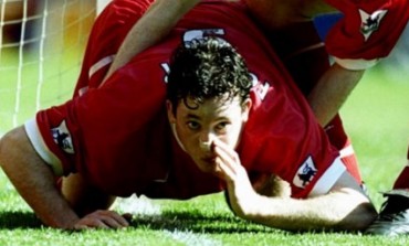 Au coeur de la polémique : Robbie Fowler sniffe la ligne de but en 1999
