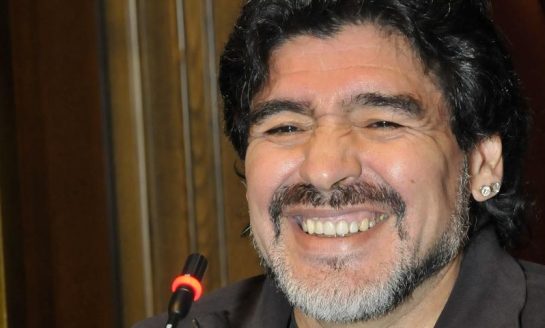 Maradona va s'offrir un bain de foule en Afrique