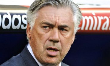 Naples : outré, Ancelotti menace