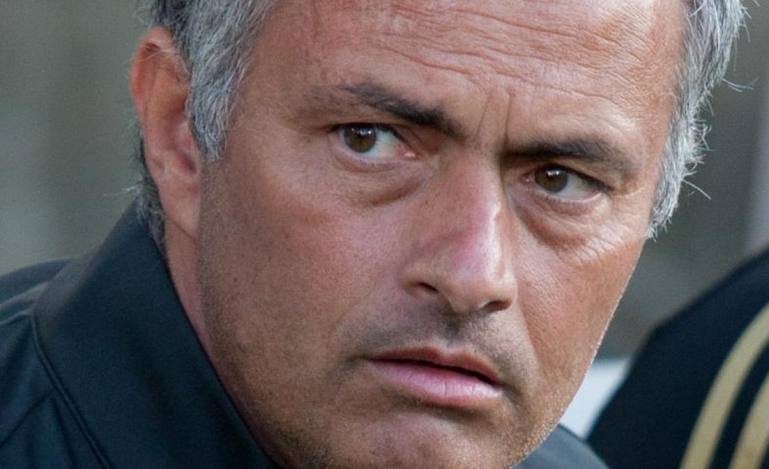 Mourinho inflige un tacle appuyé à Rooney et d'autres attaquants