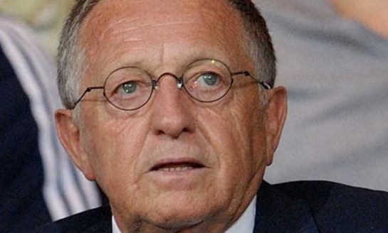 Aulas teste l'envie du PSG pour Lacazette