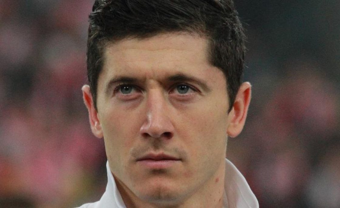 Mercato : un grand attaquant tend la main au Real