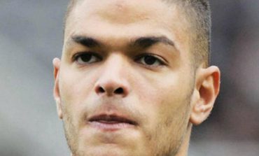 Ben Arfa, Aulas, Fekir... L'arbitre masqué ne retient pas ses coups