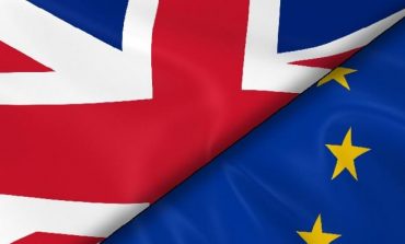 Foot, bières, oreilles de Charles... L'humour allemand pour éviter le Brexit