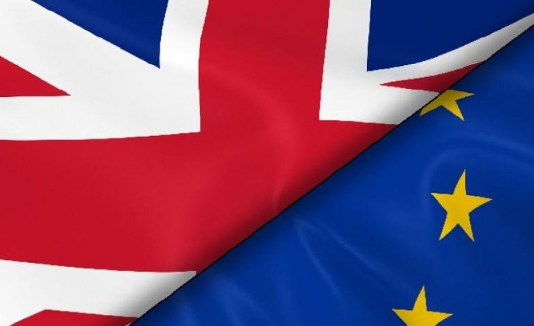 Foot, bières, oreilles de Charles… L&rsquo;humour allemand pour éviter le Brexit