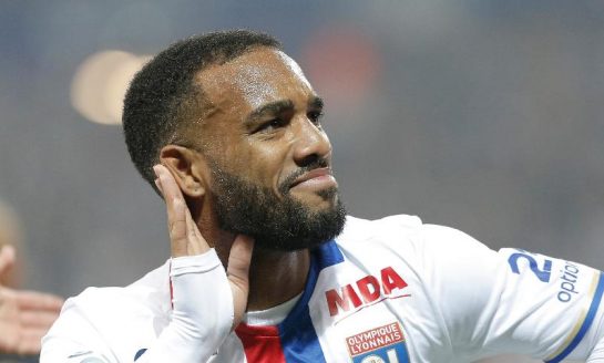 Mercato : la force de frappe anglaise pour Lacazette