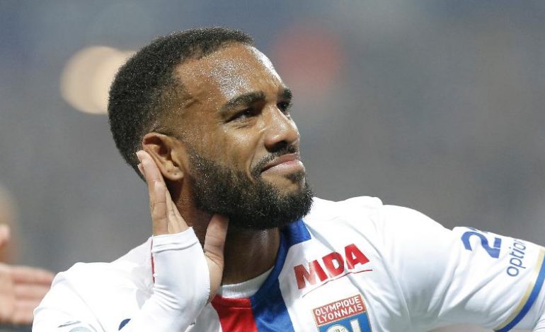 OL – PSG, Lacazette n’y va pas par quatre chemins