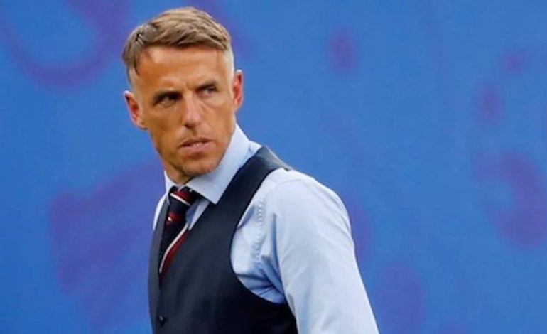 Angleterre : scènes inédites, Neville a honte pour elles