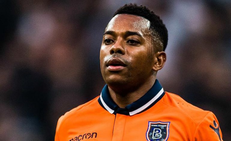 Mercato : cette légende brésilienne signe pour un salaire de 230€ !