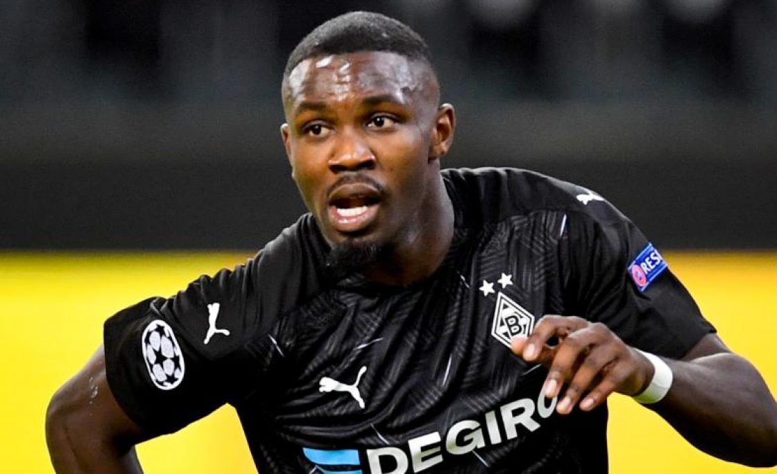 Equipe de France : Mandanda déjà séduit par le petit nouveau