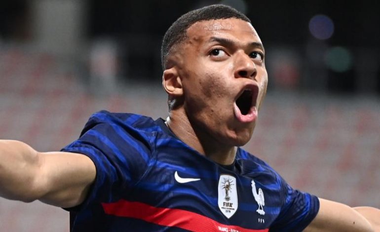 PSG : Mbappé prend l’OM de haut !