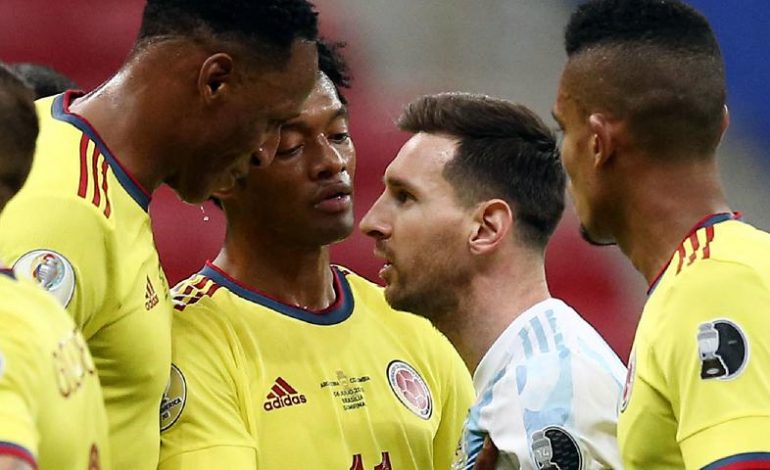 Mina répond au chambrage musclé de Messi