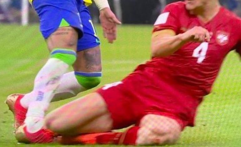 Brésil : blessure de Neymar, les réactions contrastées de Tite et de la star du PSG