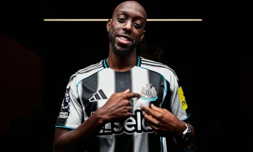 Newcastle frappe fort : Yoane Wissa débarque pour 55 M£