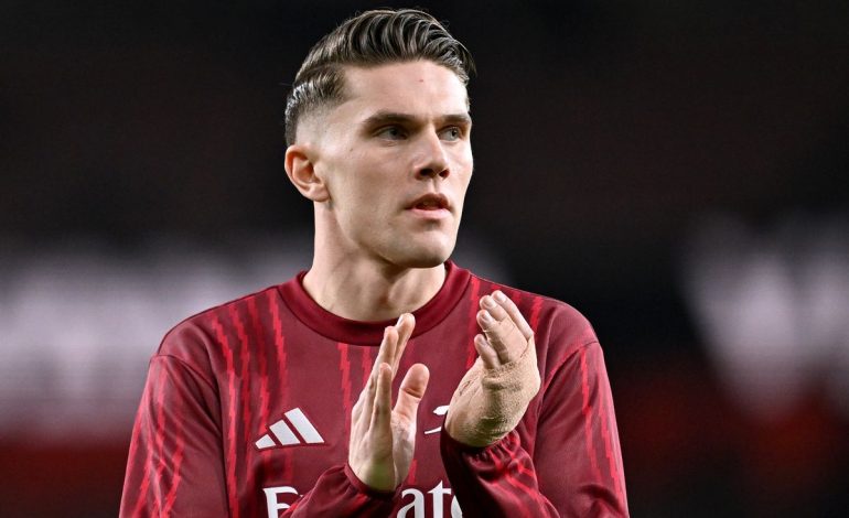 Arsenal : Viktor Gyökeres dézingué en Angleterre, le débat du numéro neuf relancé à Arsenal