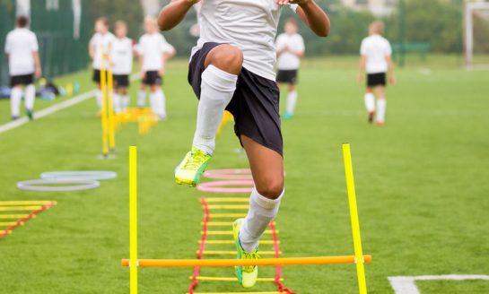 Comment le coaching personnalisé révolutionne la préparation physique dans le football