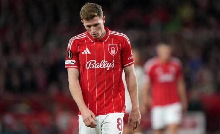 Manchester City : Elliot Anderson en pole position