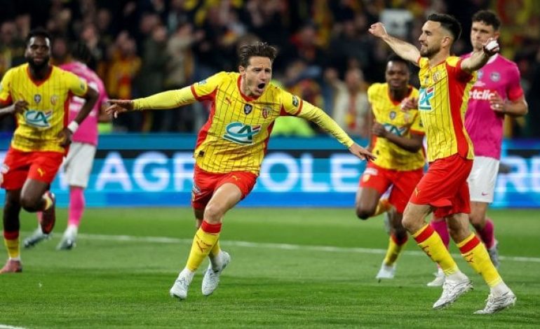 Coupe de France : Lens écrase Toulouse et file en finale historique