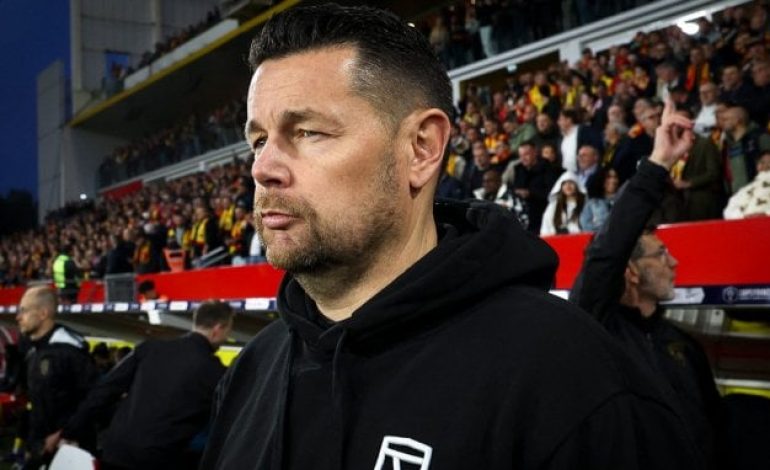 RC Lens : Florian Thauvin tranche, Pierre Sage explose, soirée sous tension à Brest