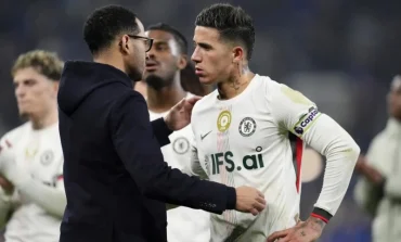 Chelsea : tension autour d’Enzo Fernández après une sanction controversée