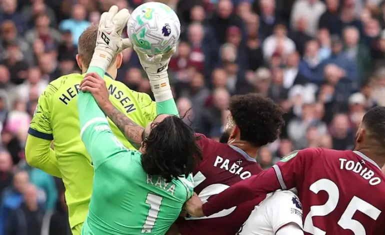 Manchester City : Pep Guardiola réagit à la polémique VAR qui relance Arsenal