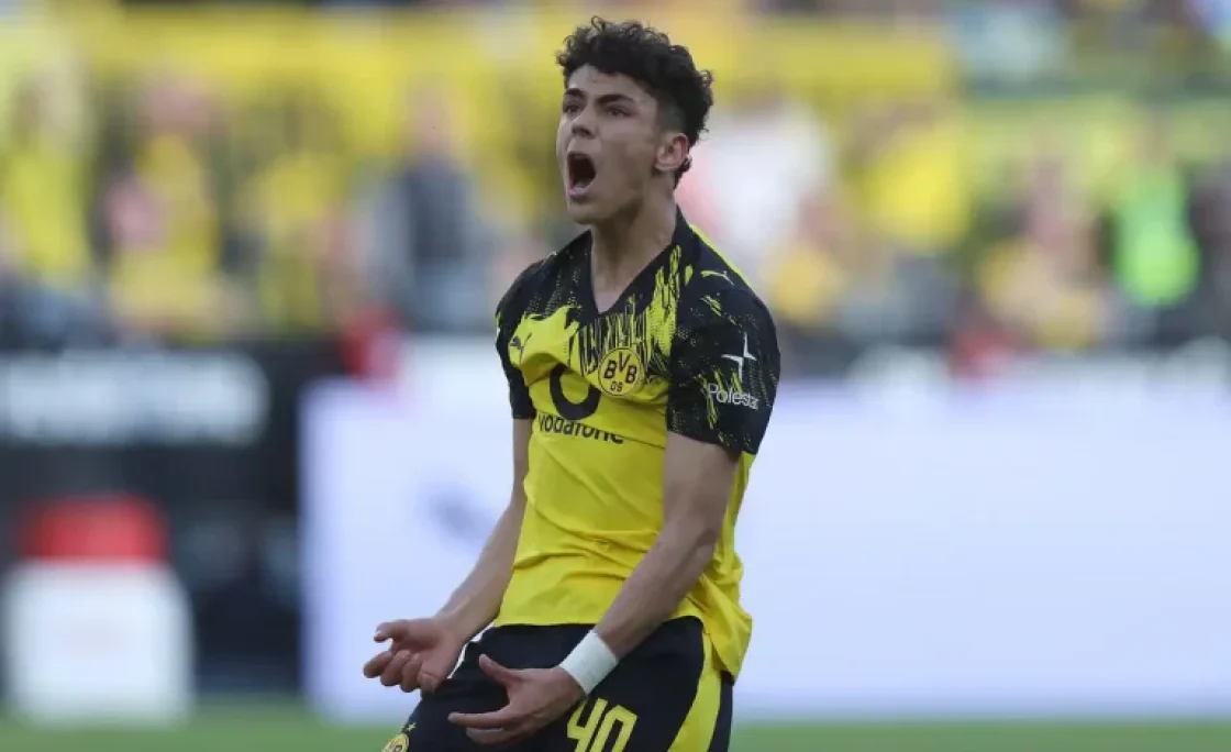 Mercato : le Barça et le PSG prêts à s’arracher un nouveau joyau de Dortmund
