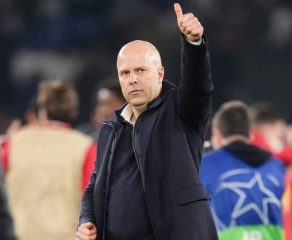 Liverpool : Arne Slot de plus en plus contesté après la claque contre Aston Villa