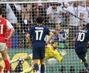 PSG - Arsenal : Dembélé relance totalement la finale sur penalty !