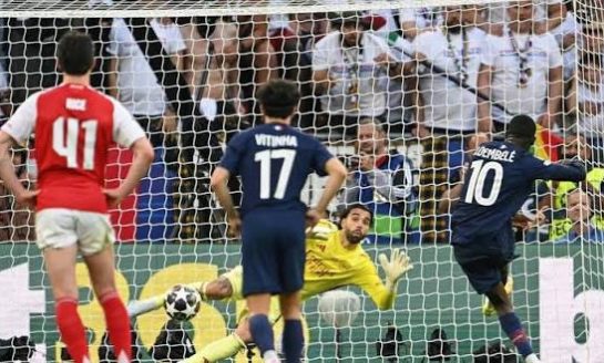 PSG - Arsenal : Dembélé relance totalement la finale sur penalty !