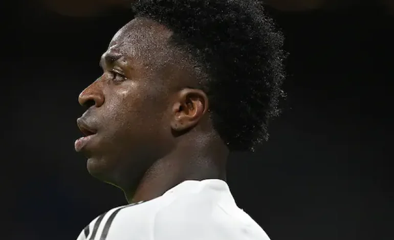 Real Madrid : Vinícius Jr calme le jeu sur son avenir