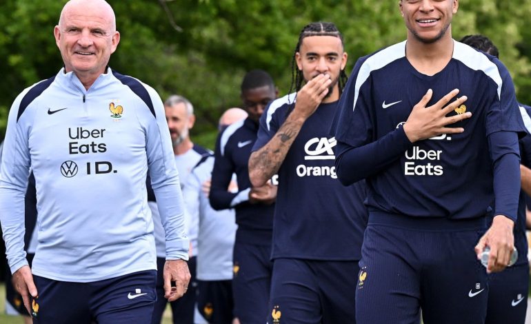 Équipe de France : Guy Stéphan couvre Kylian Mbappé d&rsquo;éloges, « un joueur hors norme »