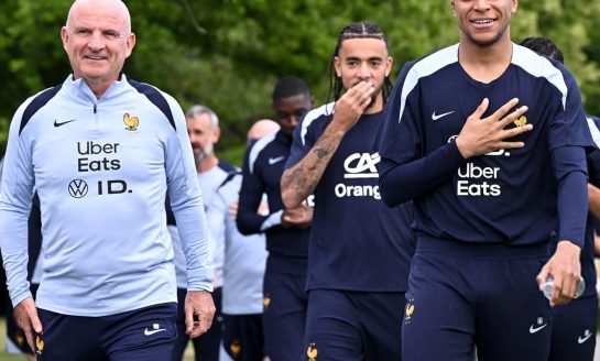 Équipe de France : Guy Stéphan couvre Kylian Mbappé d'éloges, « un joueur hors norme »