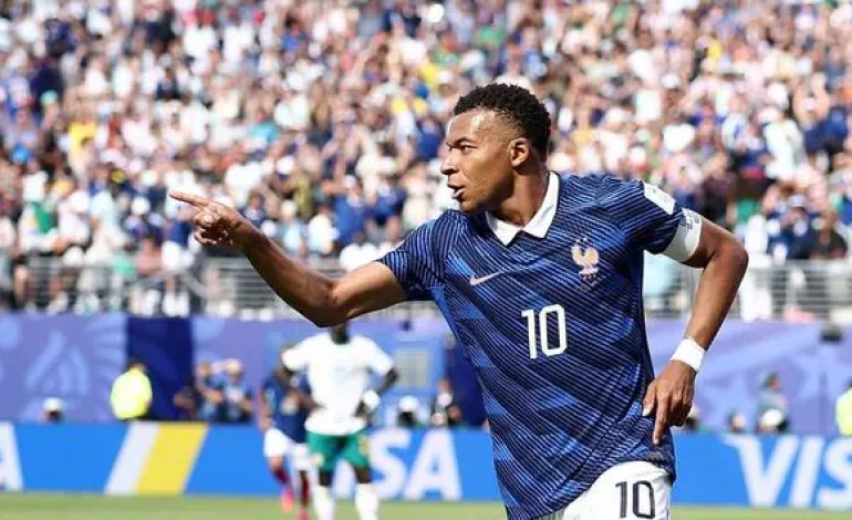 France – Sénégal : Mbappé fait tomber le verrou sénégalais et bat un record français