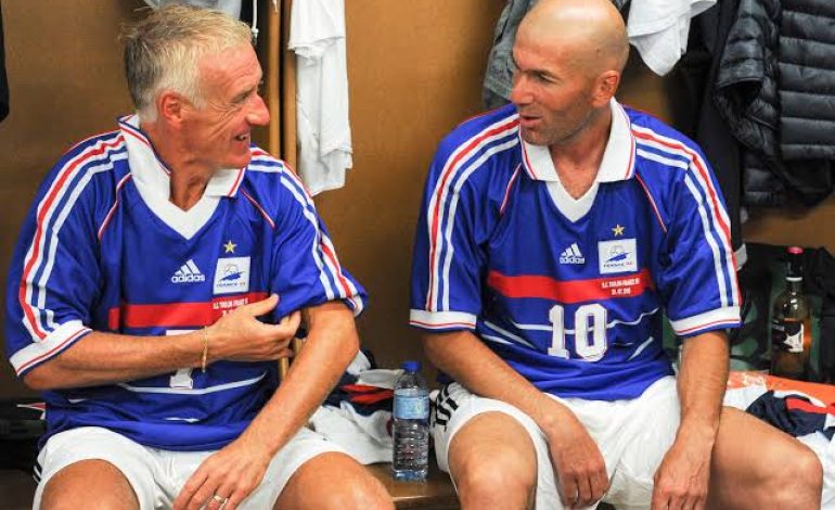 Equipe de France : Ousmane Dembélé tranche radicalement entre Didier Deschamps et Zinédine Zidane