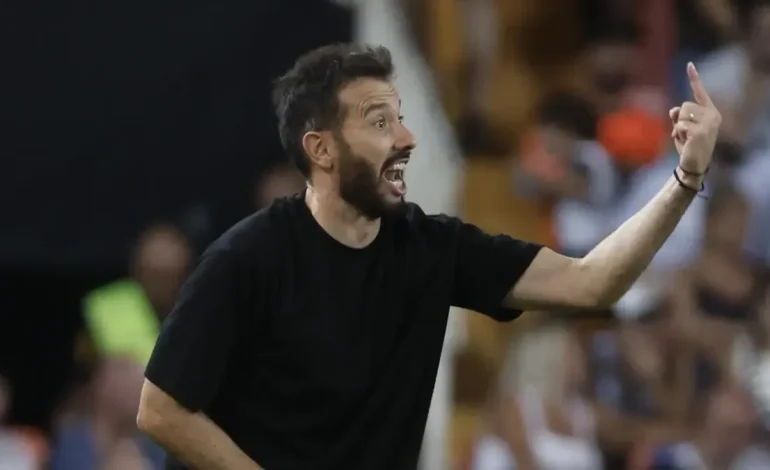 Carlos Corberán défend le Valencia face aux critiques sur son manque de buteurs