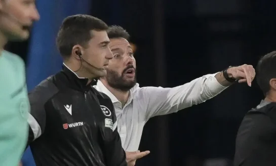 Valence en crise : le coach Corberán dénonce une première mi-temps honteuse