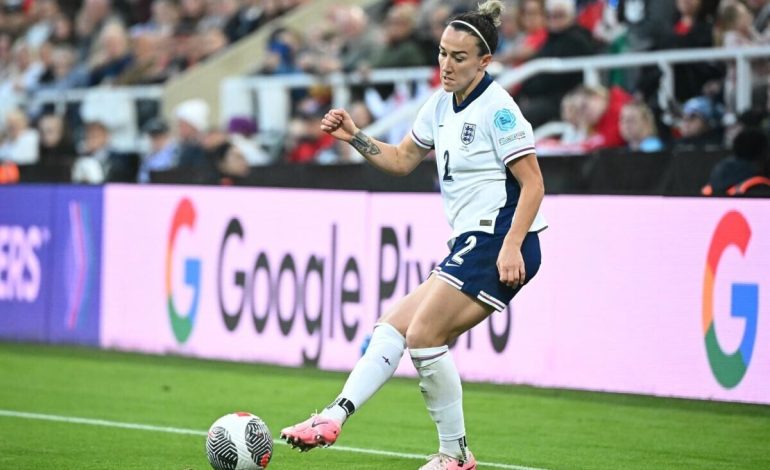 Crise FIFA-UEFA : Lucy Bronze brise le silence et se dit prête au boycott