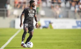 Everton officialise la signature d'Ainsley Maitland-Niles en provenance de Lyon