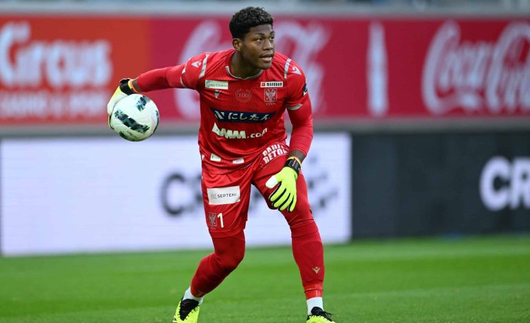 Tottenham envisage le recrutement de Yuito Suzuki, la pépite japonaise de Fribourg