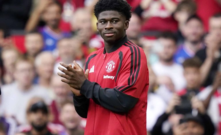 Manchester United : Carlos Baleba et Matthijs de Ligt se préparent à faire leur retour face à Tottenham